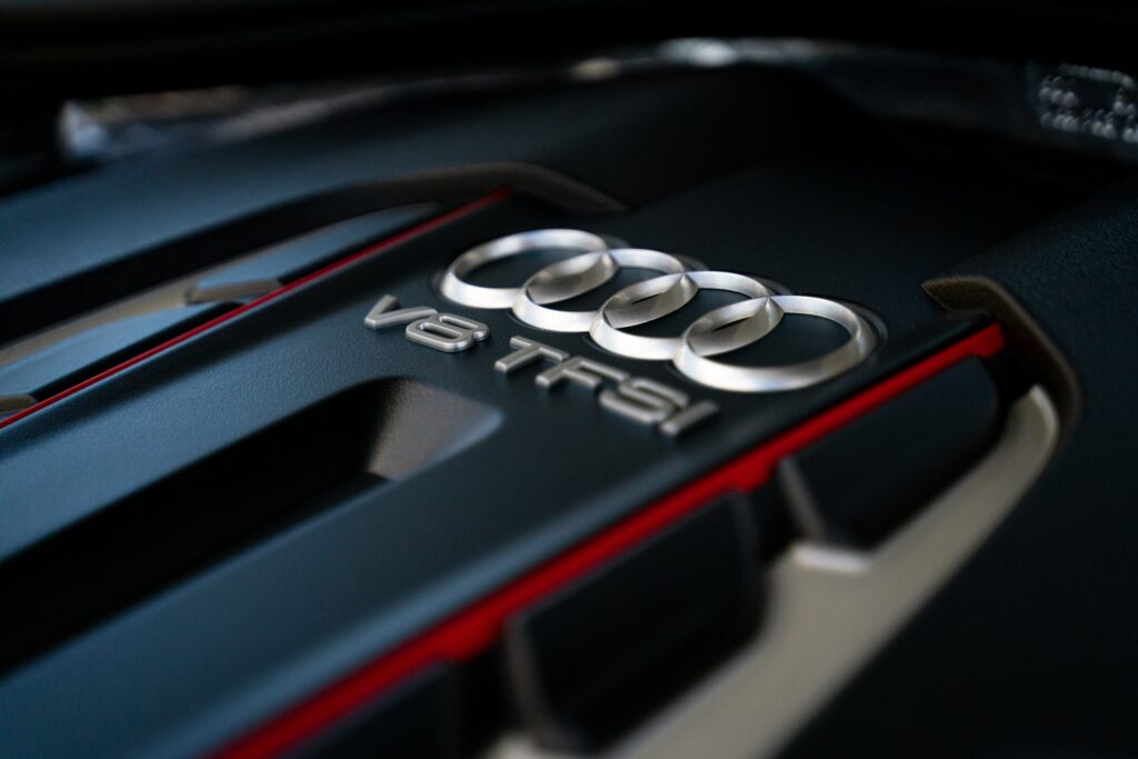 Audi V8 engine cover detail